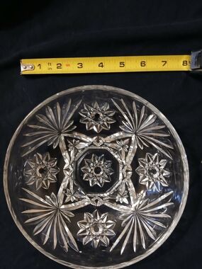 Clear Cut Glass Serving Bowl - Elegant Starburst Pattern